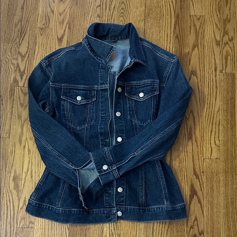 GAP long line denim jacket. Fall 2025. Worn once.  Original price $98. See pics